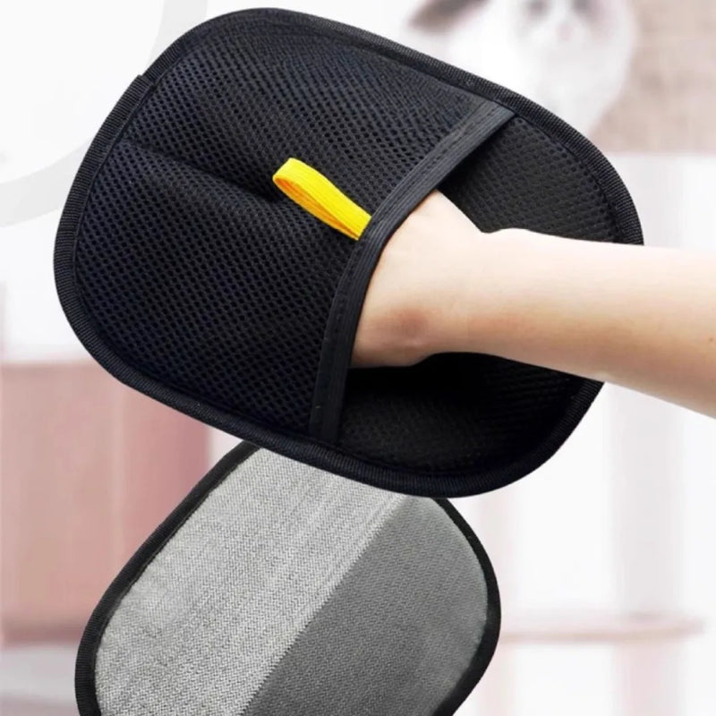 Load image into Gallery viewer, Pet Grooming Gloves Pet Hair Remover Brush Kitten Cleaning Glove Removing Dog Cat Hair From Sofa Carpet Clothes Pet Supplies﻿ ﻿
